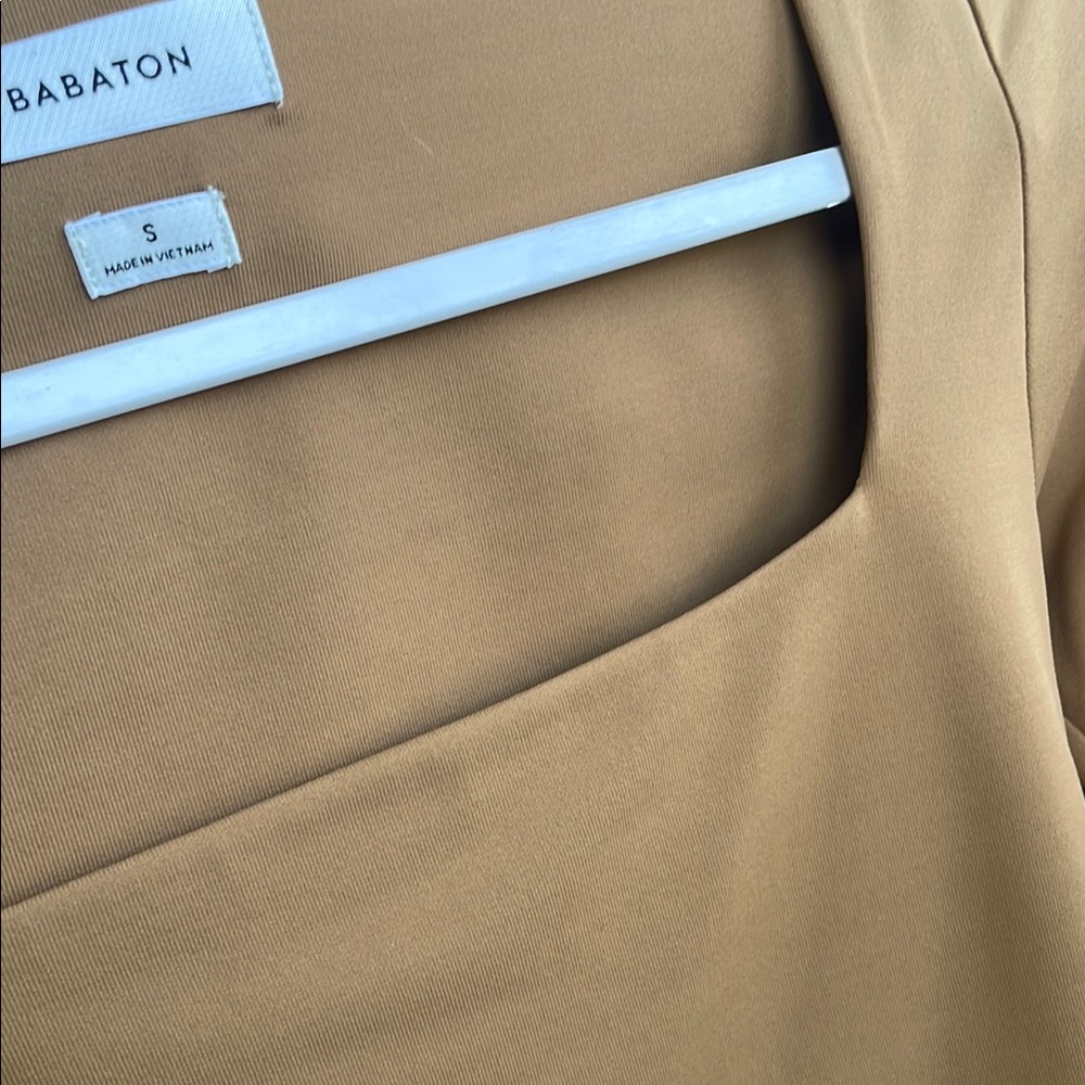 Babaton Contour Squareneck Longsleeve